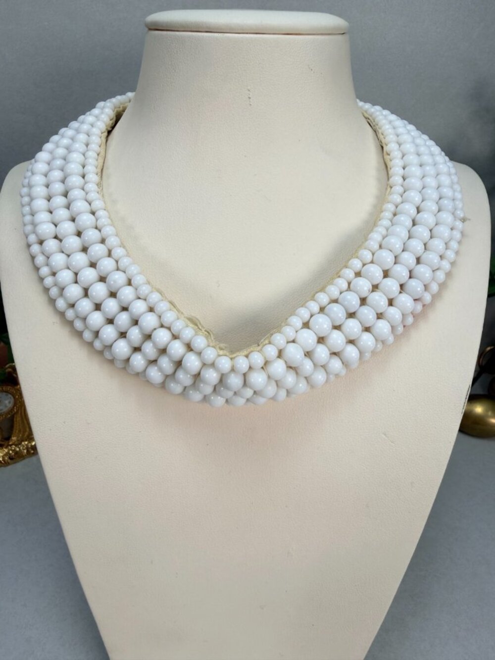 Made In Japan Milk Glass Bib Necklace White Beaded Mid Century Vintage - Picture 2 of 10